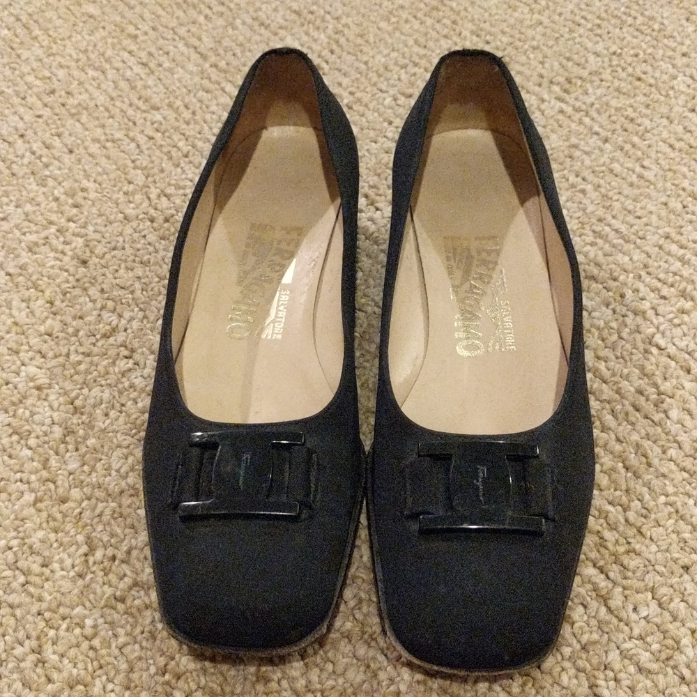 Salvatore Ferragamo Black Flats with Plastic Logo Bow 7.5